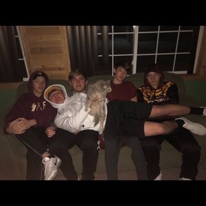 Meet your Posher, Casey